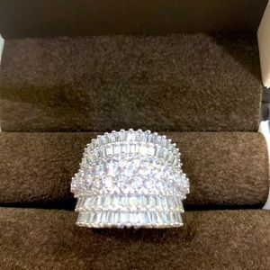 Beautiful diamond and baguette .925 cocktail ring